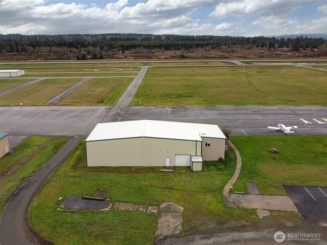 Building Photo - 191 Airport Rd