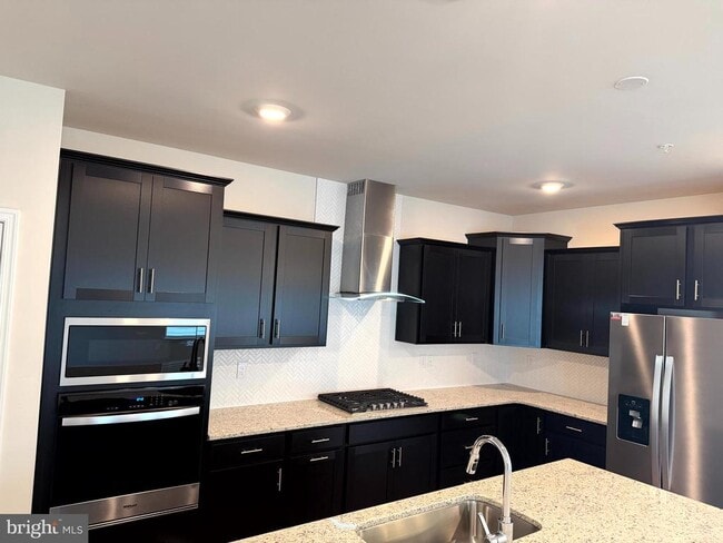 Building Photo - 461 Hanson St