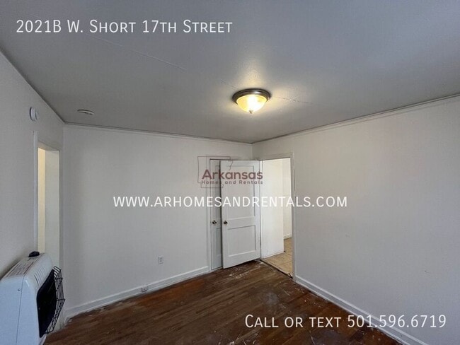 Building Photo - 2021 W Short 17th St