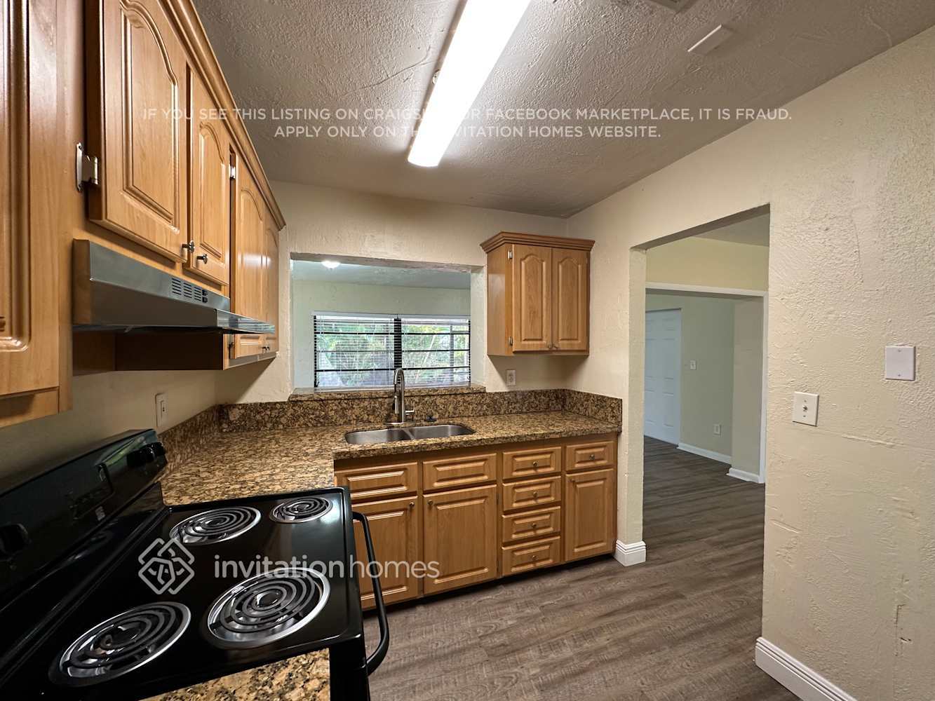 Building Photo - 10805 SW 142nd Ln