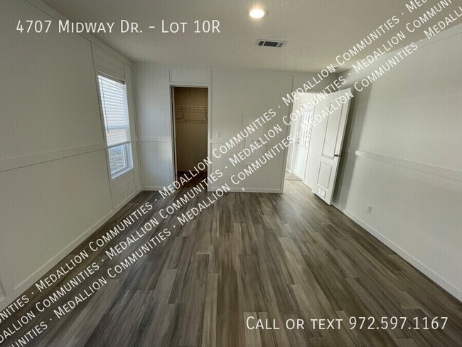 Building Photo - 4707 Midway Dr