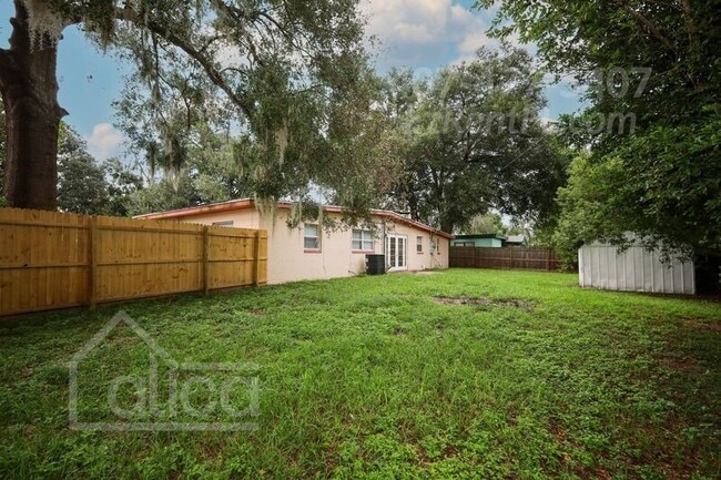 Building Photo - 6024 Oakcrest Cir