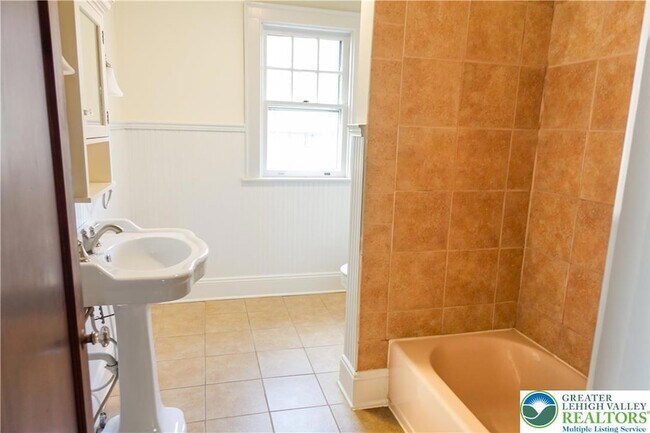 Building Photo - 5101 William Penn Hwy