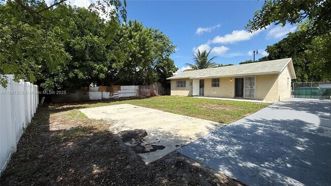 Building Photo - 2740 NW 9th St