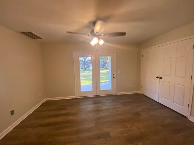 Building Photo - 220 Life Bridges Ln SW