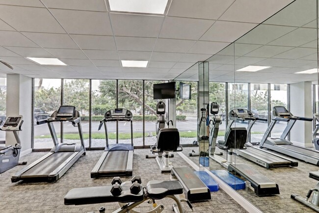 Building Photo - 4200 N Ocean Dr