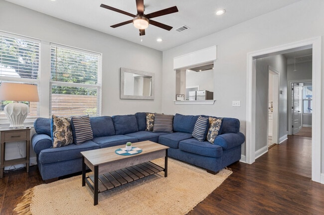 Building Photo - 134 Lee St