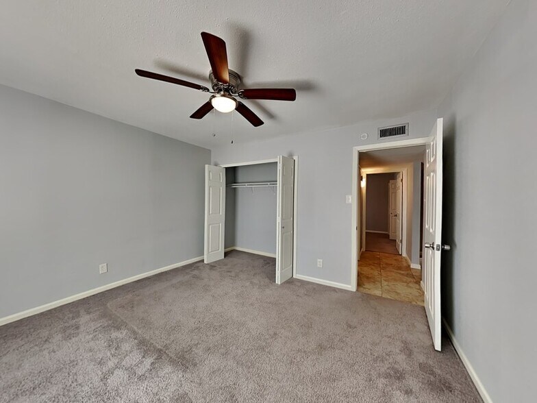 Building Photo - 5053 Ashlock Dr