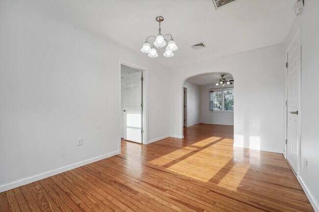 Building Photo - 6512 Smith Ave