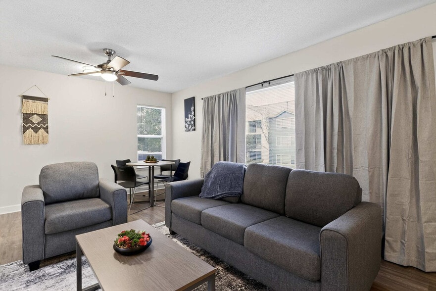 Building Photo - 800 Alexander Rd