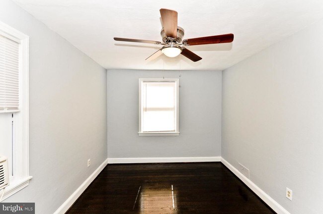 Building Photo - 1209 Savannah St SE