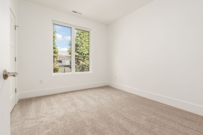 Building Photo - 2978 Bernard View Ln