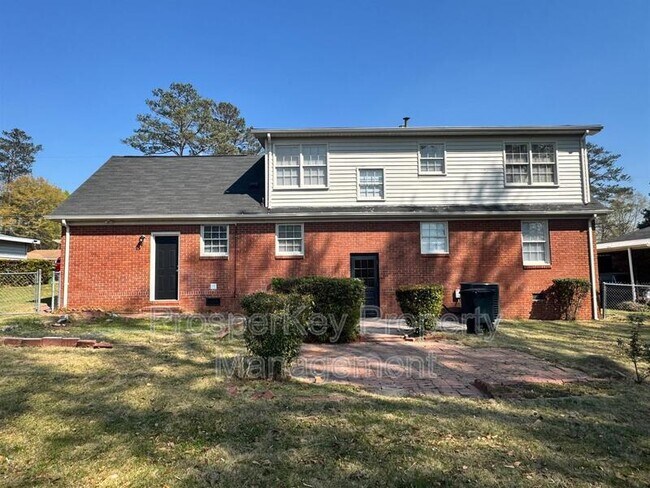 Building Photo - 419 Victoria Dr