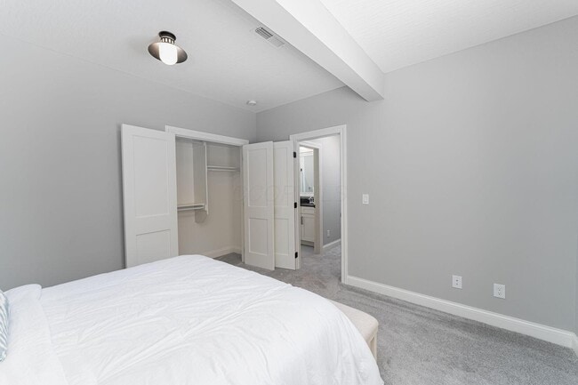Building Photo - 6096 Deer Bluff Pl