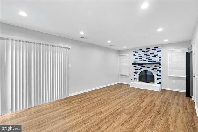 Building Photo - 9303 Macswain Pl