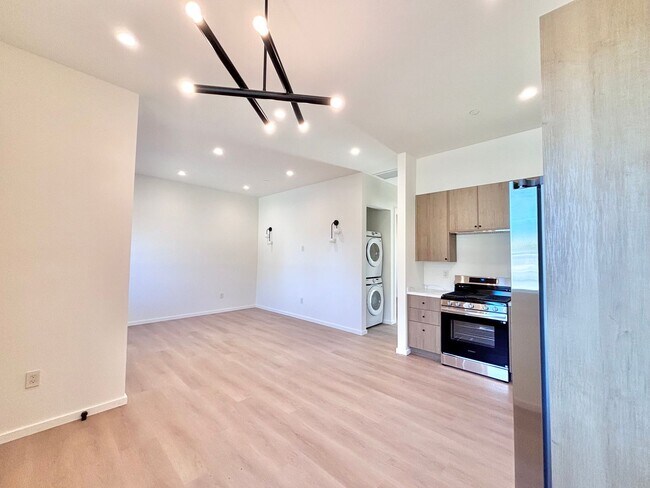 Building Photo - 17852 Saticoy St