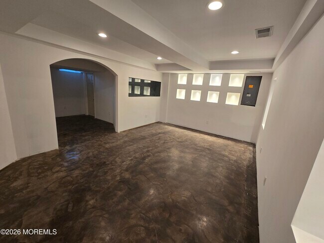 Building Photo - 18 4th Ave