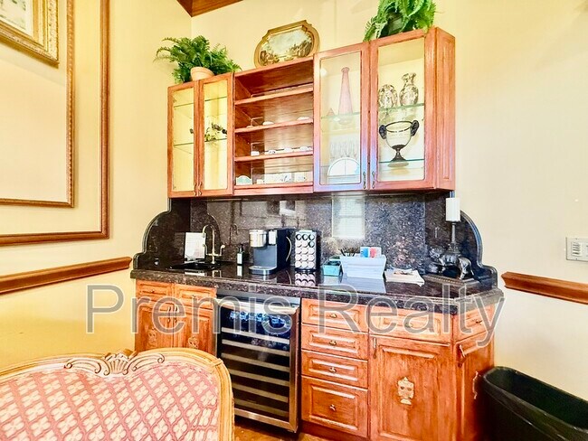 Building Photo - 2738 Via Tivoli