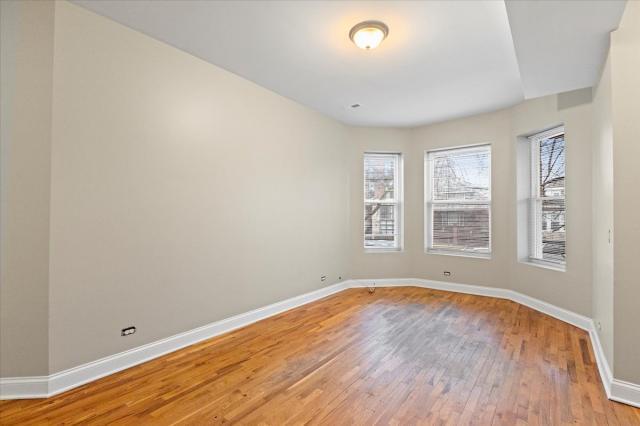 Building Photo - 2 bedroom in Chicago IL 60649