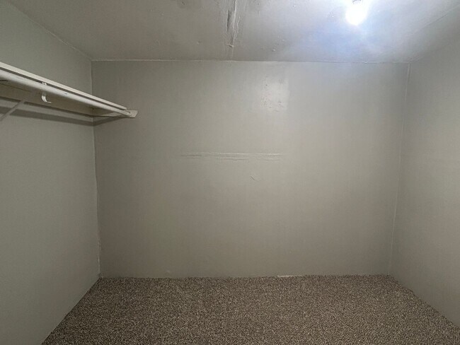 Building Photo - 3752 S Delaware St