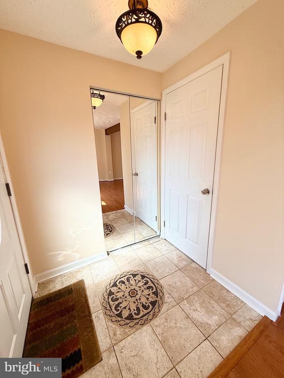 Building Photo - 5579 Glasgow Woods Ct