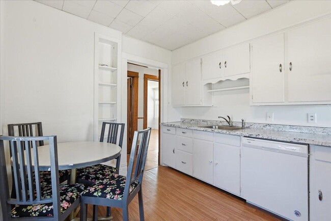 Building Photo - 209 West Main St