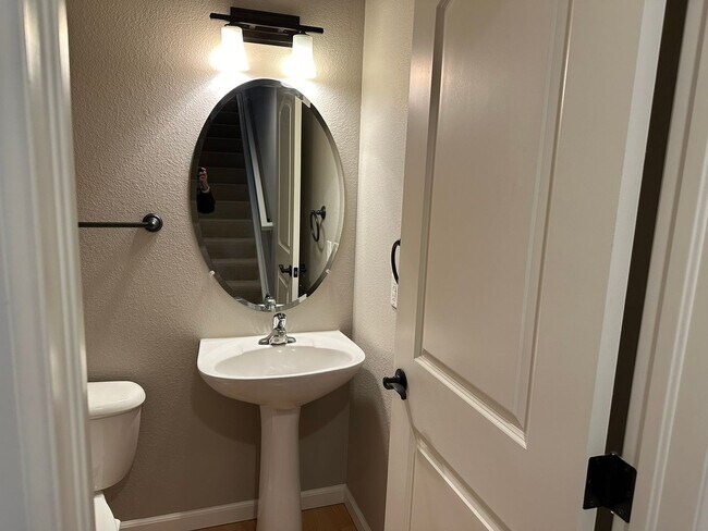 Building Photo - Large garage with attached spacious 2 bedroom townhome