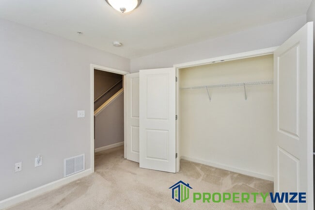 Building Photo - 4128 Orchard Ridge Blvd