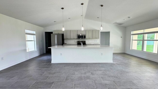 Building Photo - 2609 NW 3rd Pl