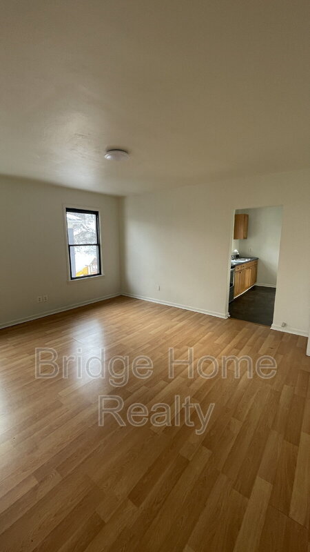 Building Photo - 319 N Balph Ave