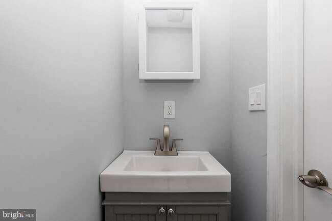 Building Photo - 1401 18th Pl SE