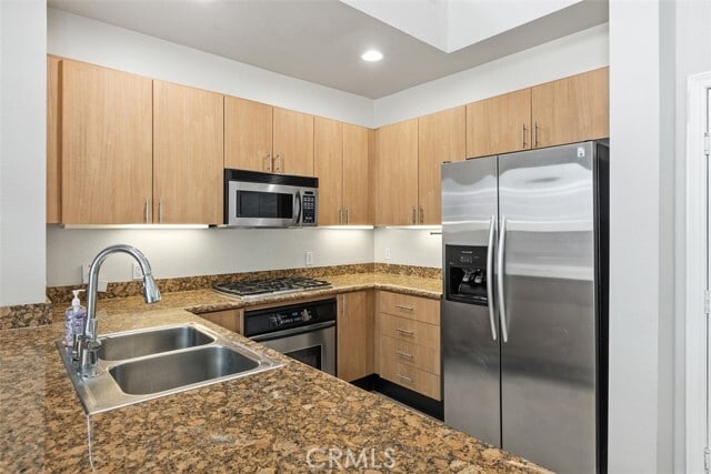 Building Photo - 525 N 11th Ave