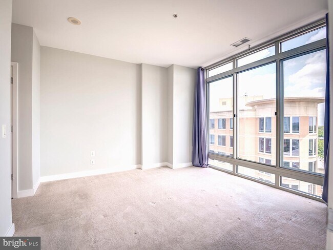 Building Photo - 820 N Pollard St