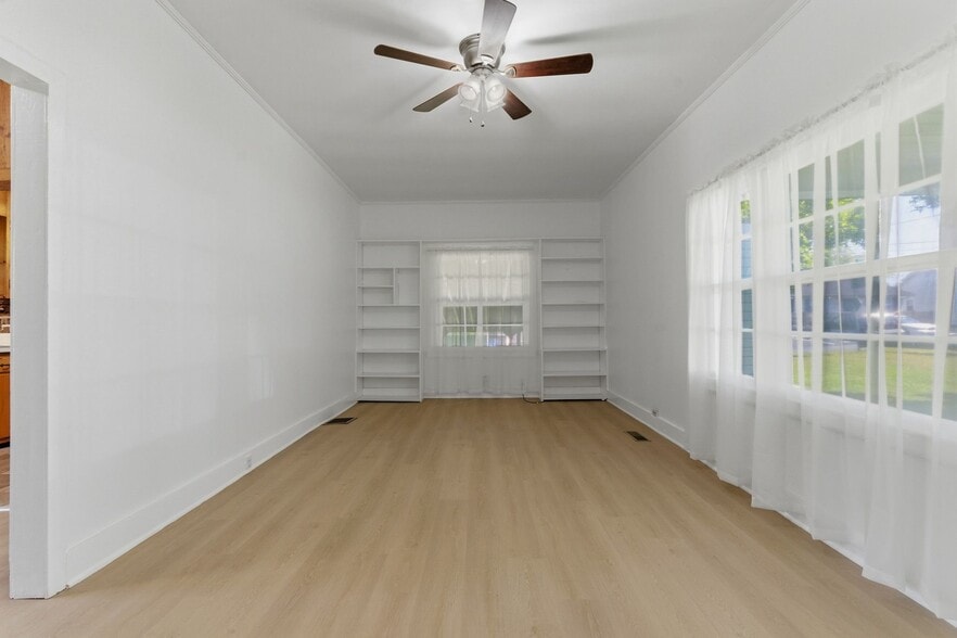 Building Photo - 3007 Dabbs Ave