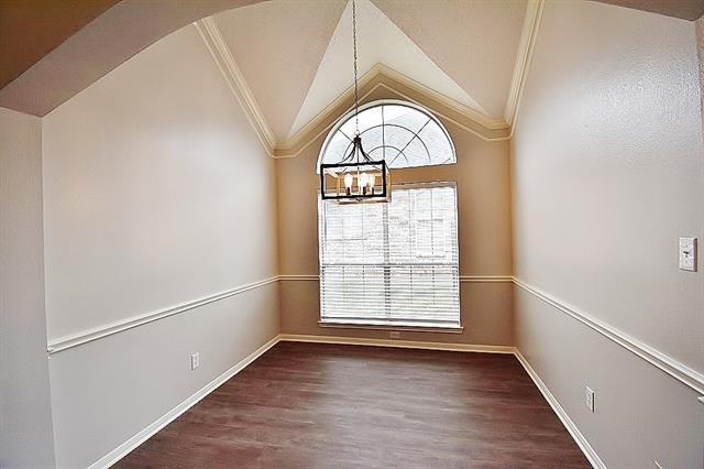 Building Photo - 1402 Lost Creek Dr