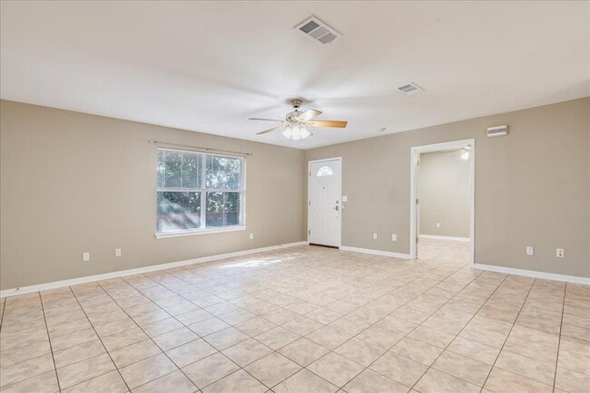 Building Photo - 1004 Misty Acres Dr