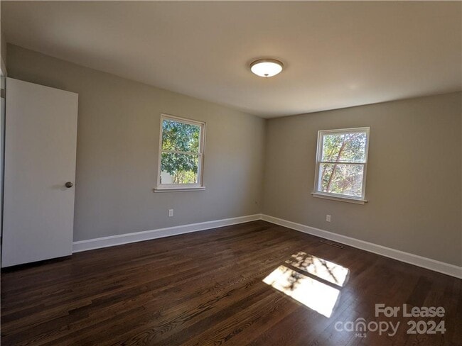 Building Photo - 354 Fieldstone Rd