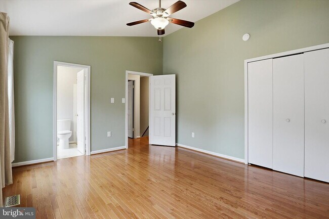 Building Photo - SINGLE FAMILY HOME.
