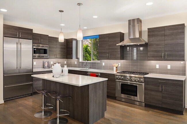 Building Photo - Maple Leaf - Northgate Home