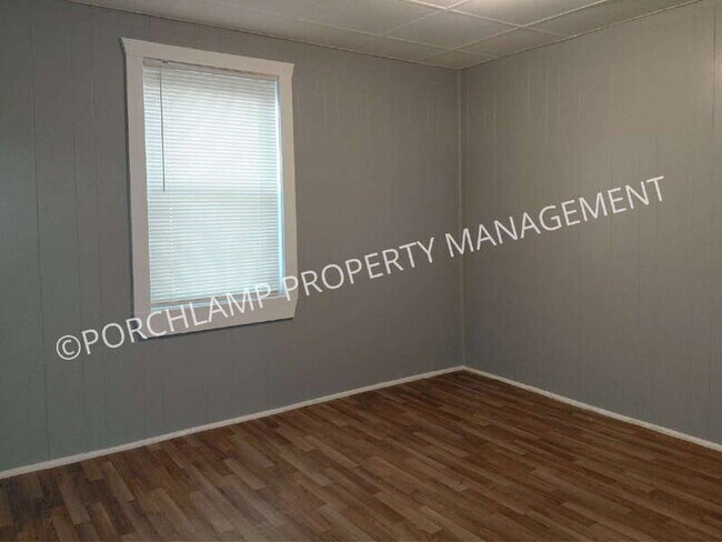Building Photo - 463 Catawba Ave