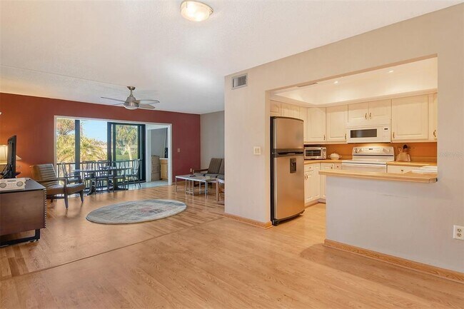 Building Photo - 1601 Bayhouse Point Dr
