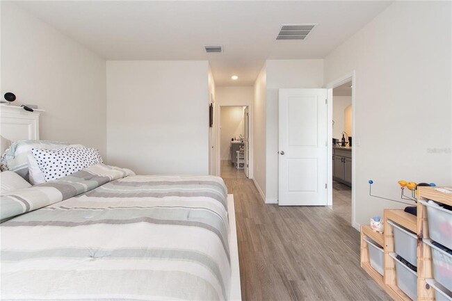 Building Photo - 49 Hickory Course Ln