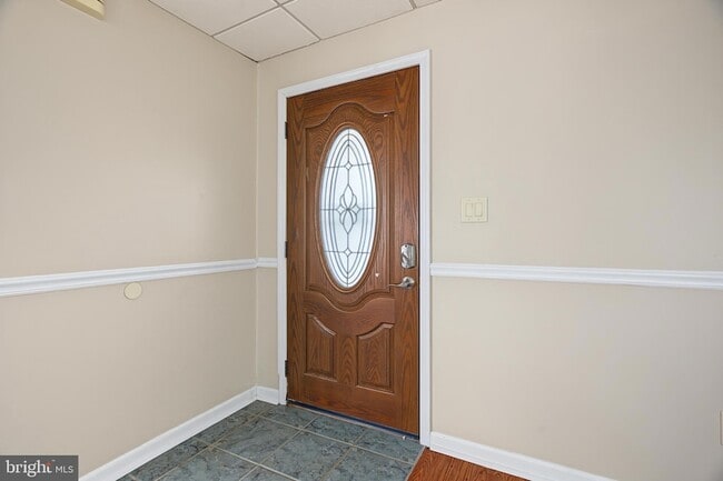 Building Photo - 137 E Susquehanna Dr