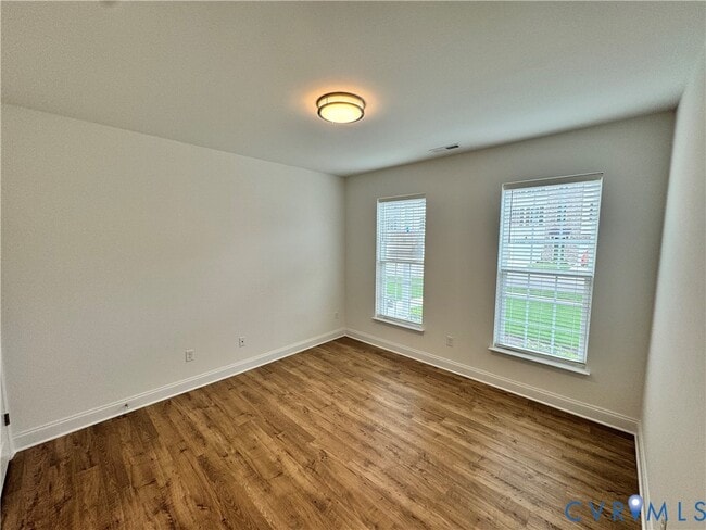 Building Photo - 13800 Village View Dr