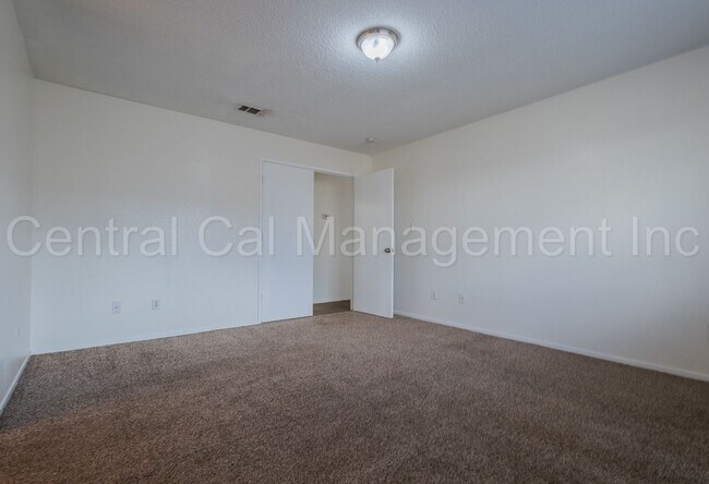 Building Photo - 3 Bedroom, 2 Bath Home - $2095 per month!