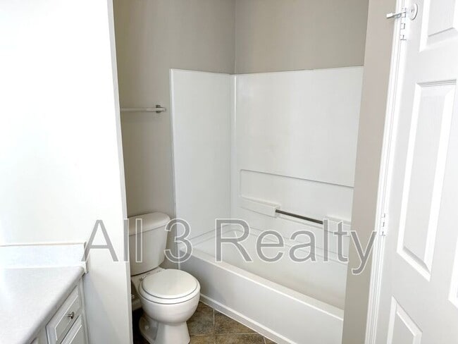 Building Photo - 6688 Sunset Hills Blvd