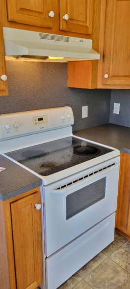 Building Photo - 438 W Market St