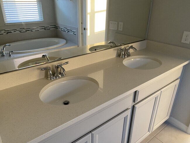 Building Photo - 1039 Wildmeadow Run