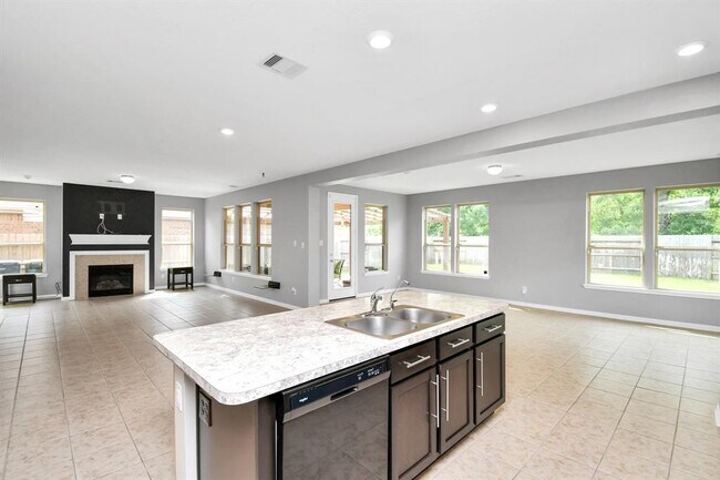 Building Photo - 14018 Harmony Ridge Trl