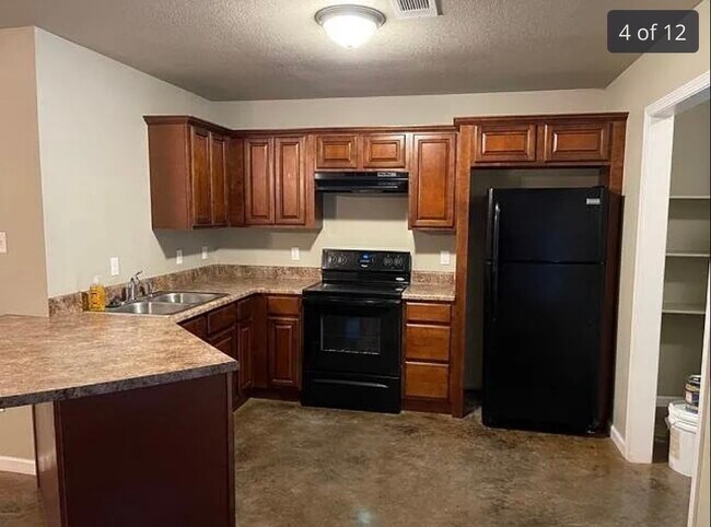 Building Photo - 407 Kiersen Ln